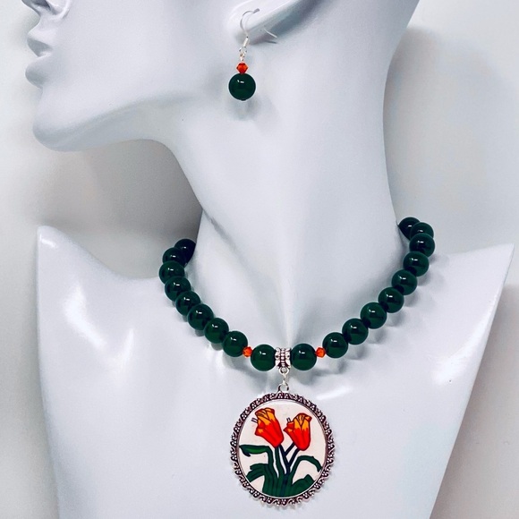 Floral pendant & Quartz necklace and earrings set - Picture 1 of 7